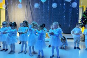 Spotkanie świąteczne, spektakl "W Aniołkowie"