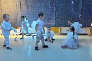 Spotkanie świąteczne, spektakl "W Aniołkowie"