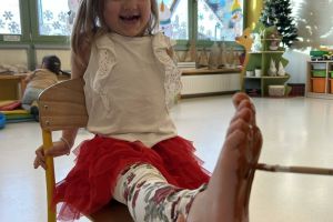 Świąteczne zabawy plastyczna